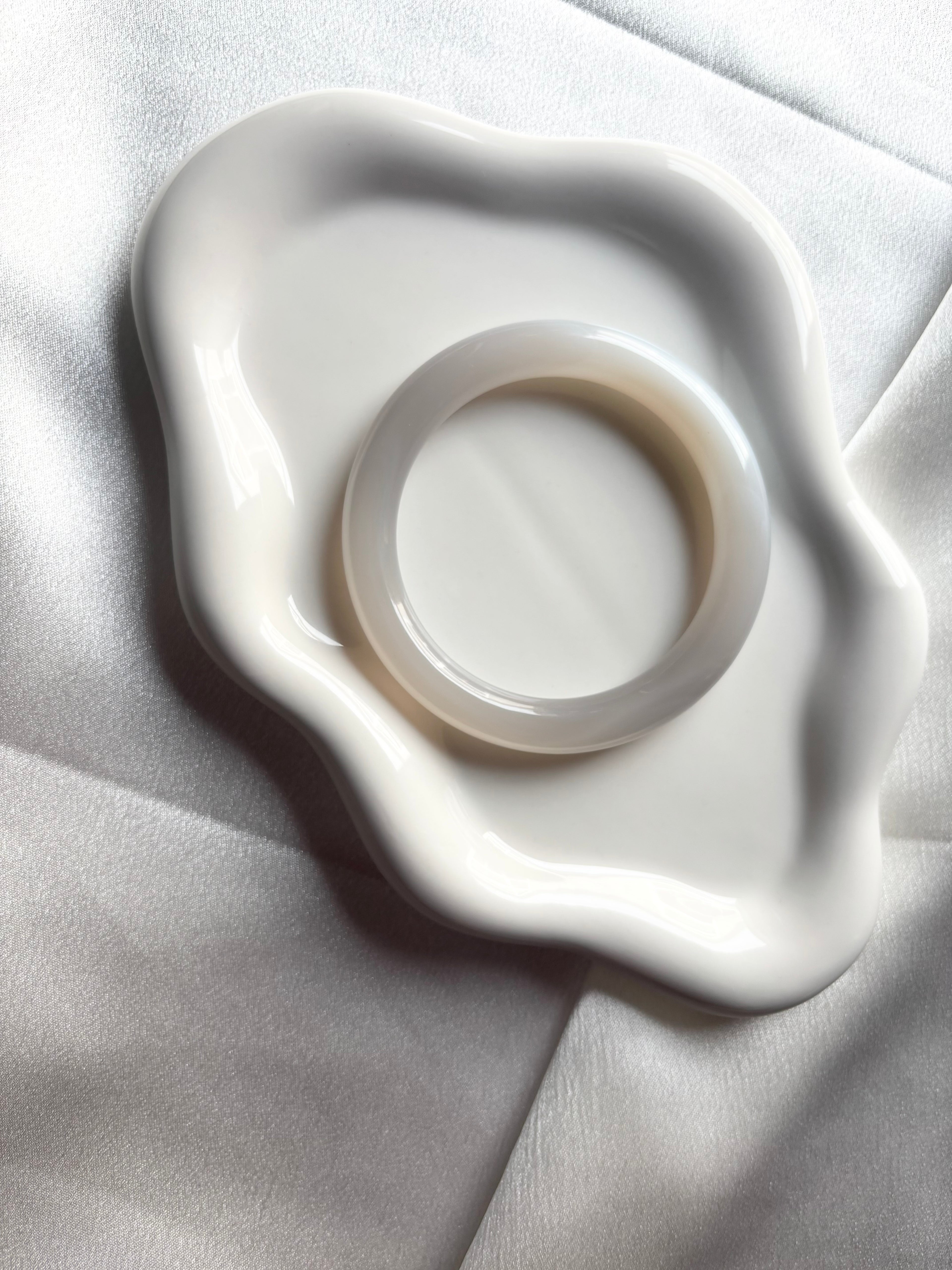 59 mm Agate Bangle