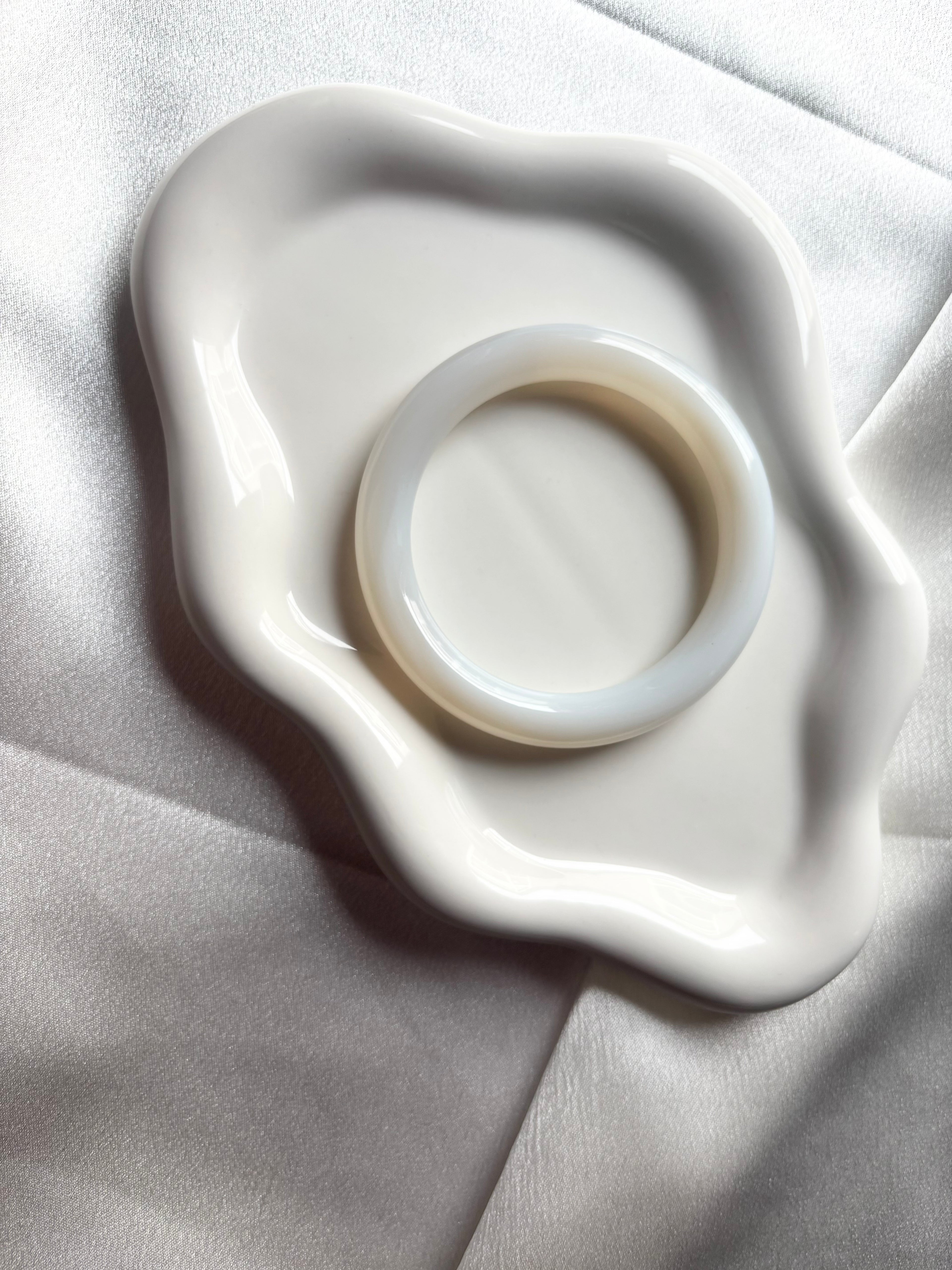 57 mm Agate Bangle