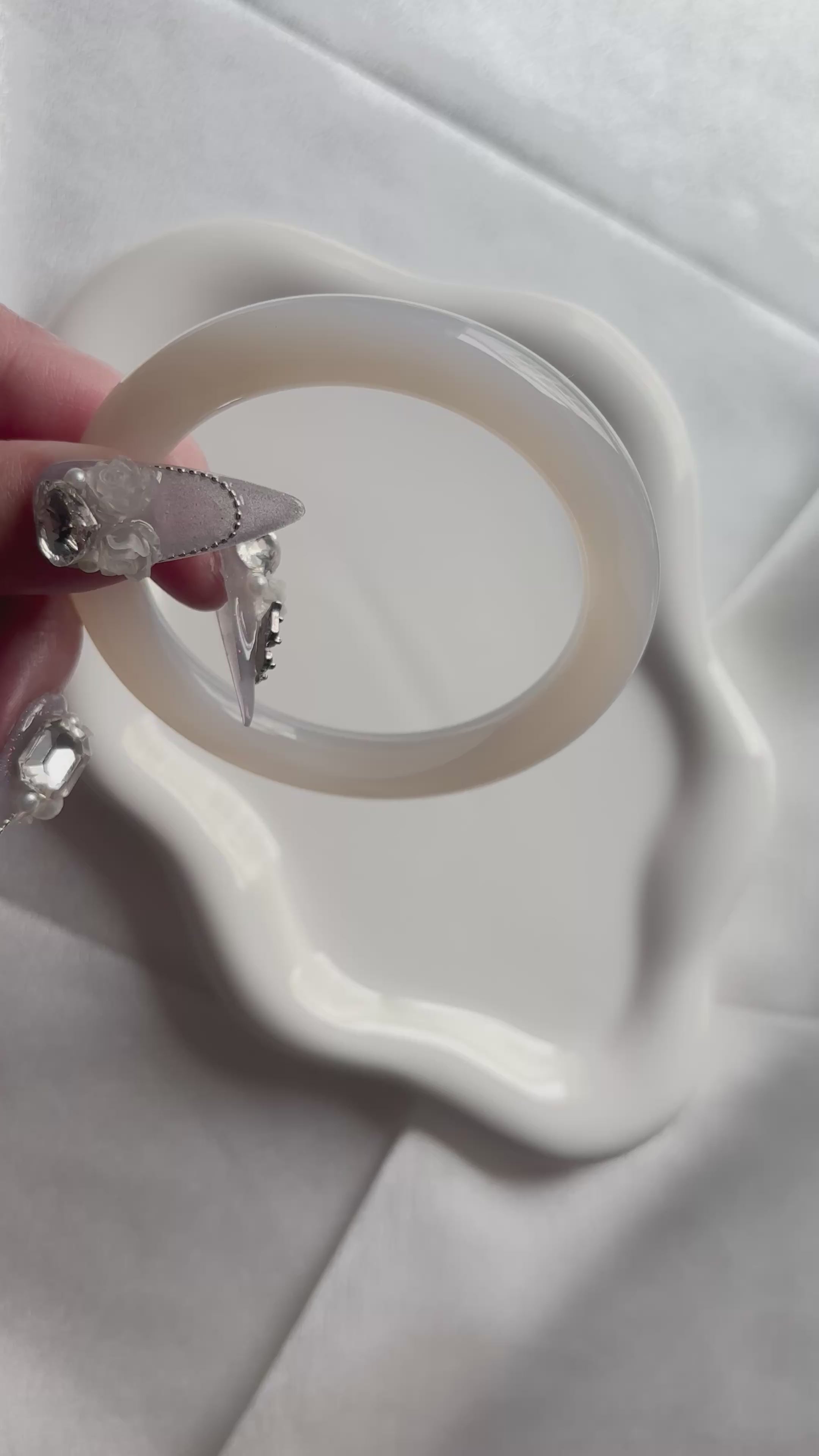 59 mm Agate Bangle