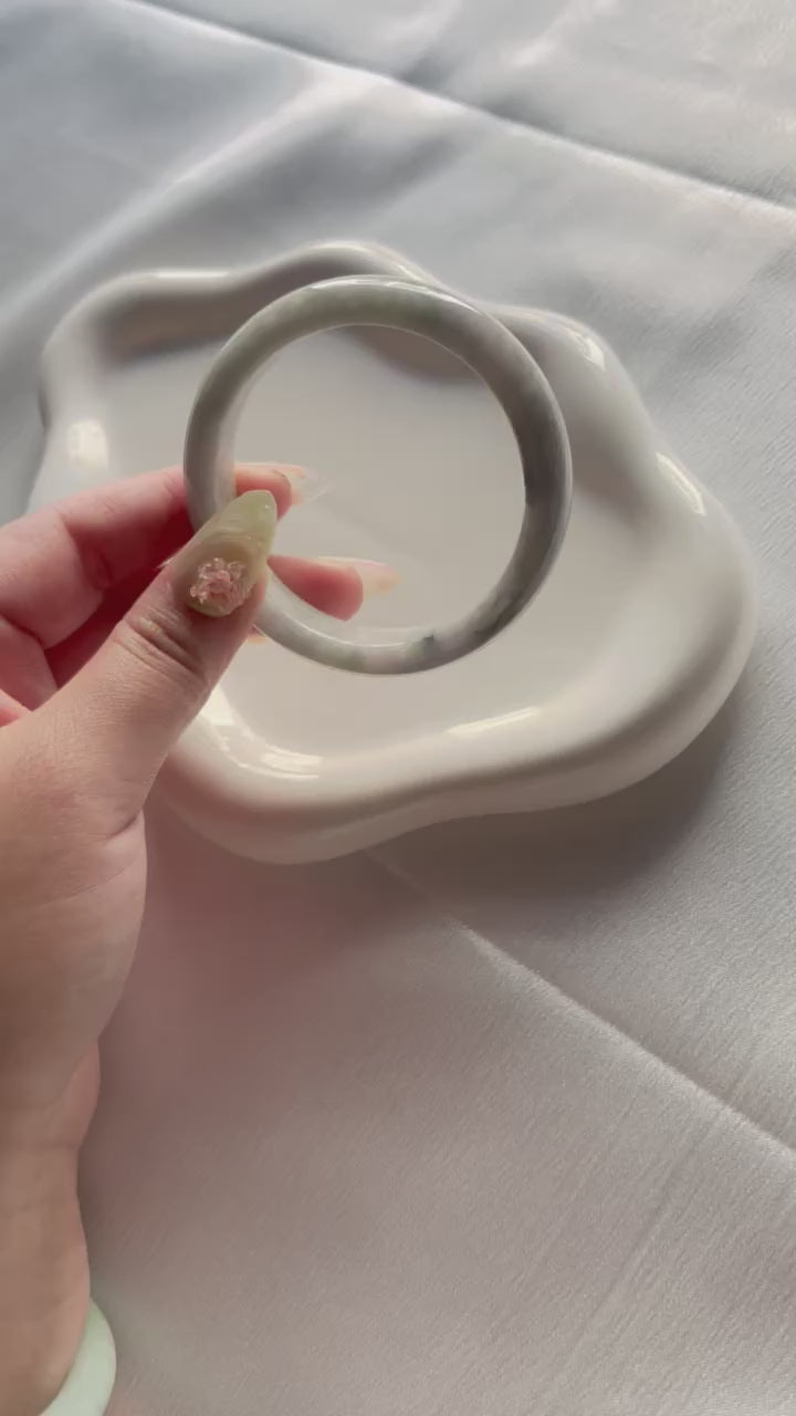 53 mm Lavender w/ green floating flowers